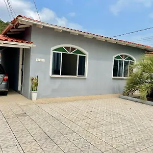Casa Em Frente Ao Mar No Ribeirao Da Ilha Сasa de vacaciones